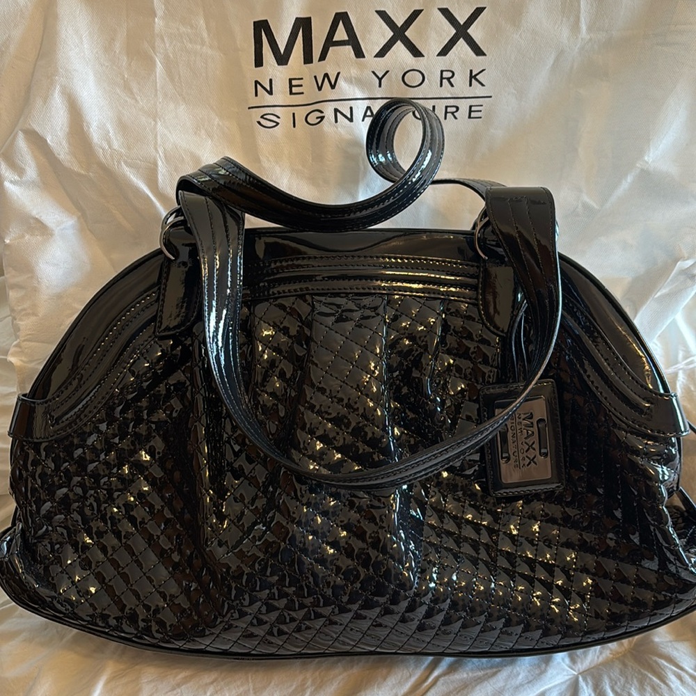 MAXX New York Signature handbag. Measures approximately 18Lx10.5Hx5.5W